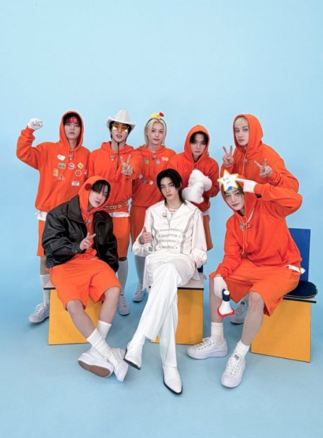Stray Kids 黄铉辰，与7人7色“橙色细胞”展现特级默契