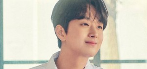 A star you wants to receive a bouquet of flowers