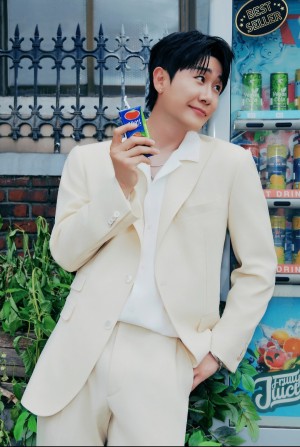 A star that fits in ice cream commercials