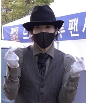 넥타이가 잘 어울리는 스타 