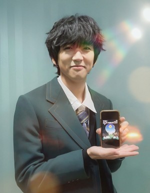 戴领带特别好看的明星