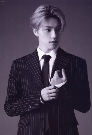 ネクタイがよく似合うスター