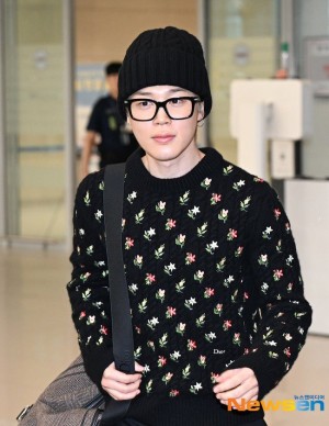 Ngôi sao trông thật tuyệt khi quàng khăn