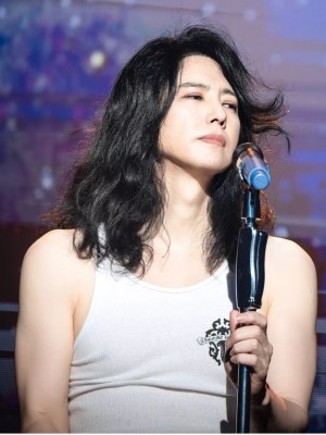 a star that goes well with a chocolate commercial