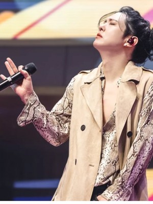 カリスマ性で圧倒するスター