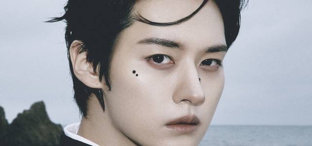 Stars with an Irresistible Gap Between On-stage and Off-stage Personas