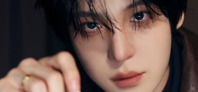 Stars with an Irresistible Gap Between On-stage and Off-stage Personas