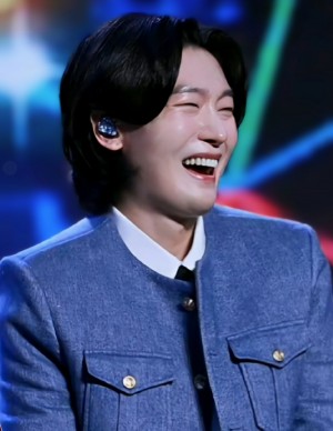 Ngôi sao mang năng lượng E (Hướng ngoại) 