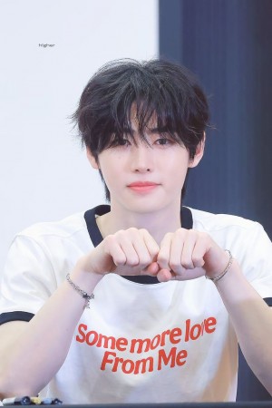 The star youˈd want as your first friend in the new school term 