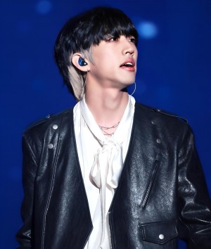 어떤 무대 의상도 찰떡같이 소화하는 스타 