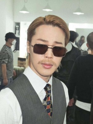 어떤 무대 의상도 찰떡같이 소화하는 스타 