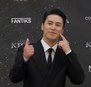 어떤 조합이든 찰떡 케미 자랑하는 스타 