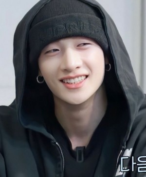 꾸미지 않은 민낯도 예쁜 스타 