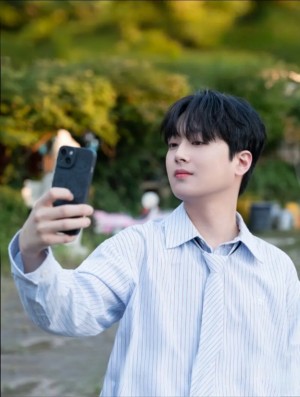 꾸안꾸의 정석, 공항 패션 1위 스타 