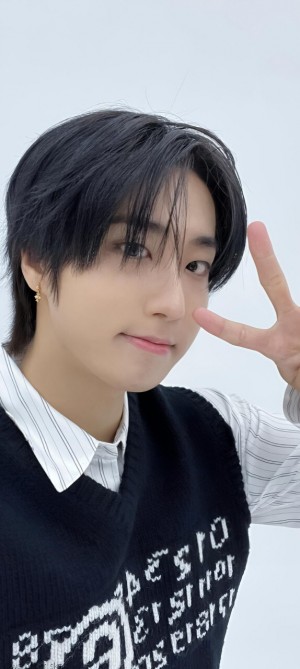 Which star has the perfect SNS vibe? 