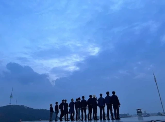 세븐틴 (SEVENTEEN)