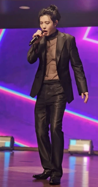 슈트핏이 쩌는 양준일