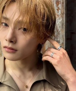Stray Kids (스트레이 키즈)