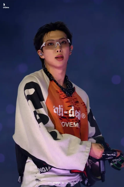 RM.