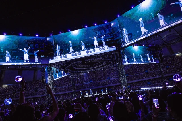 BTS WORLD TOUR ARIRANG