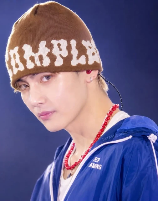 V