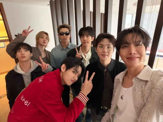 BTS 😎💜