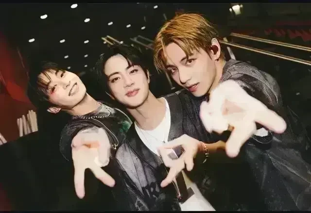 SEOKJIN and his babies 🥹
