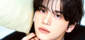 A Star Born to Be the Center