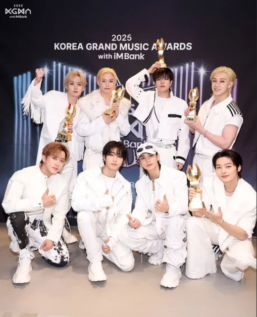 Stray Kids