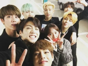 VOTE BANGTAN!