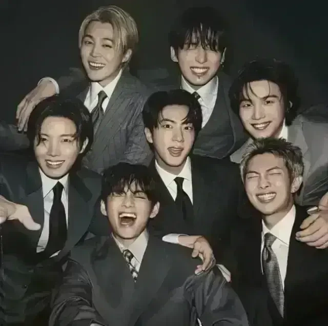 👑 LETS WIN THIS FOR BTS 👑