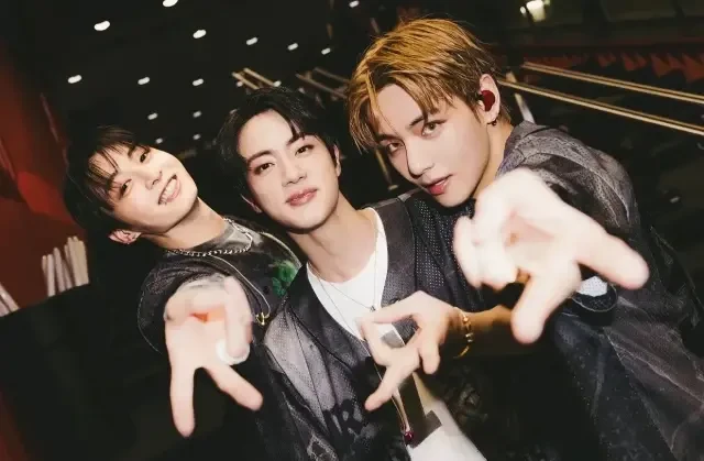 Stream Arirang 💜