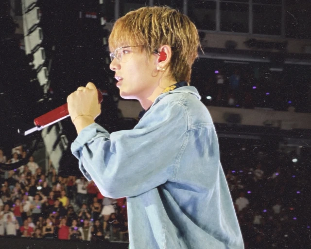 taehyung’s side profile is side profiling😭
VOTE!!