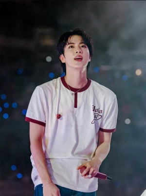 TMA에서 진에게 투표하세요 💜👑