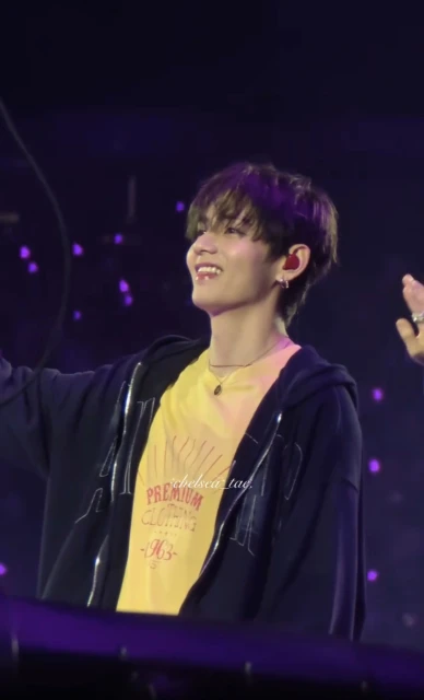 アミボム操るテテ〰️😆💜