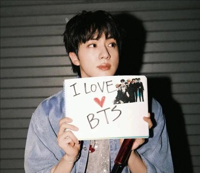 📢ARIRANG WORLD TOUR sigue<br> escribiéndose en la historia de la música. <br><br>BTS acaba de establecer u