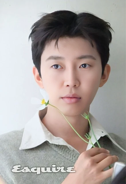 임영웅 
에스콰이어  커버