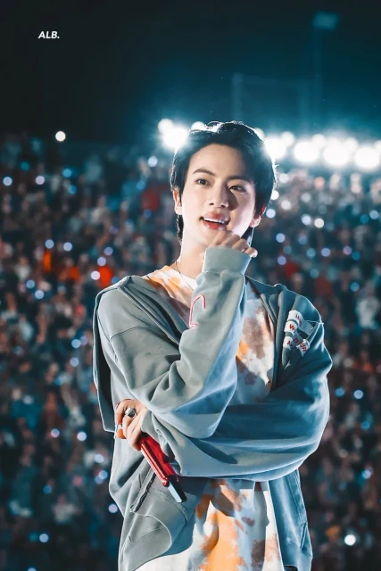 ARMY💜BTS🏆✨ JIN🐹🗳️🎧🎶〜