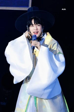 ✨️ JIN ✨️