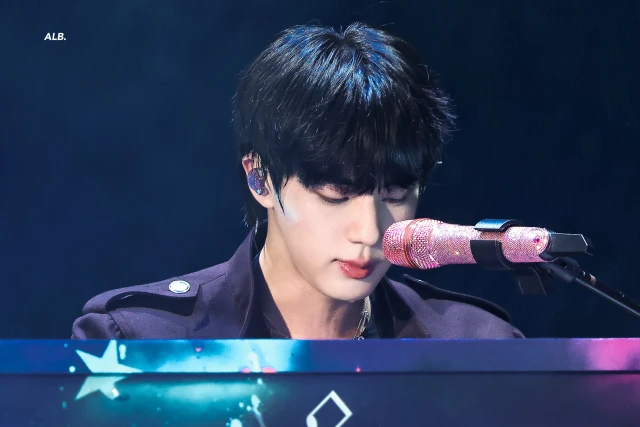 ⭐JIN⭐