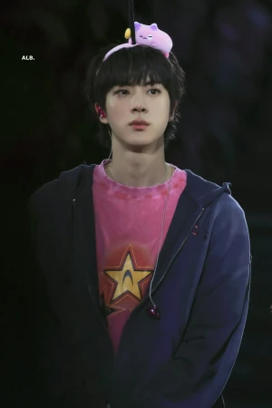 JIN 🩵🩷💛