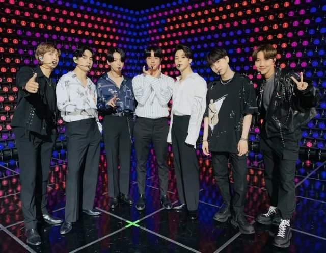 VOTE & STREAM HARDER FOR BTS💜