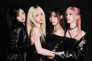 <b class='maincolor'>QWER </b>  A project celebrating the 3anniversary of 's debut.