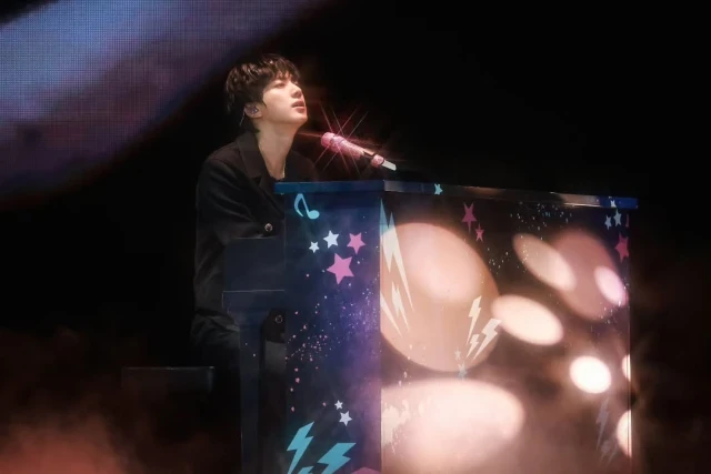 🩵🩷💛 진⭐ 석진 🩵🩷💛