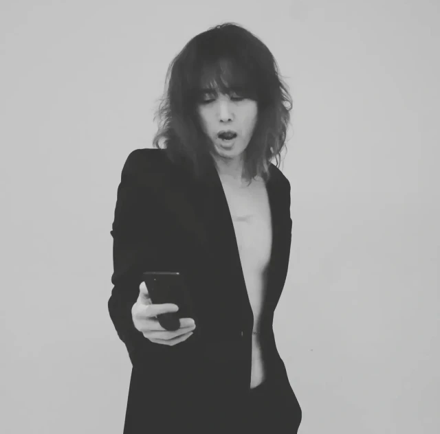 트렌디하고 스타일리쉬한 패셔니스타 양준일 💙💛🩷