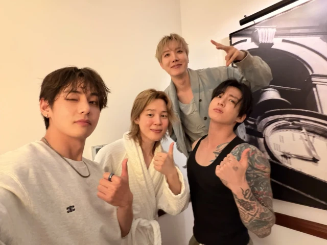 Jhope, Jimin Tae and Jung Kook remembered their X password! I had to do a double take. Thought we w