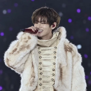 白衣装テテ💜