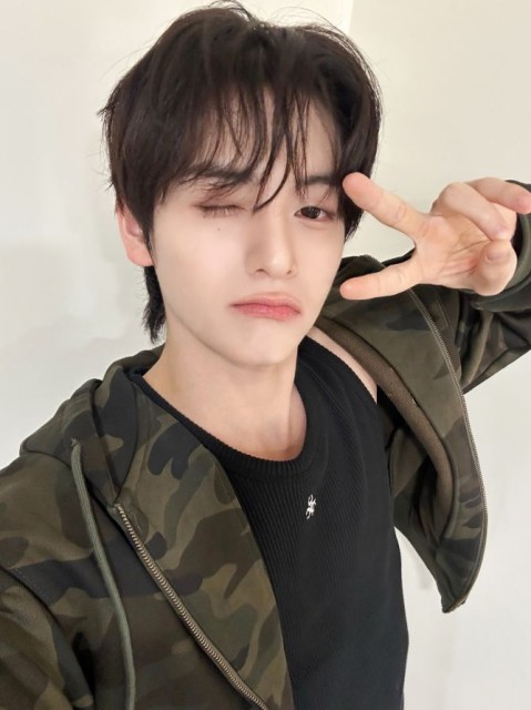 엔싸인(n.SSIGN) 성윤, 여심 저격하는 치명적 윙크