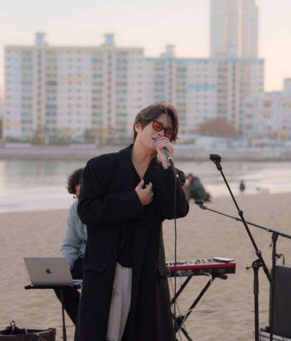 ‘Master of Emotions’ Kim Ki-tae Lands at 7th on ‘FANNSTAR’ Weekly Music, Proving His Class