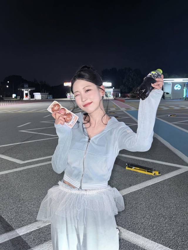金义英连续22周登顶“FANNSTAR”女明星排行榜…不变的粉丝支持